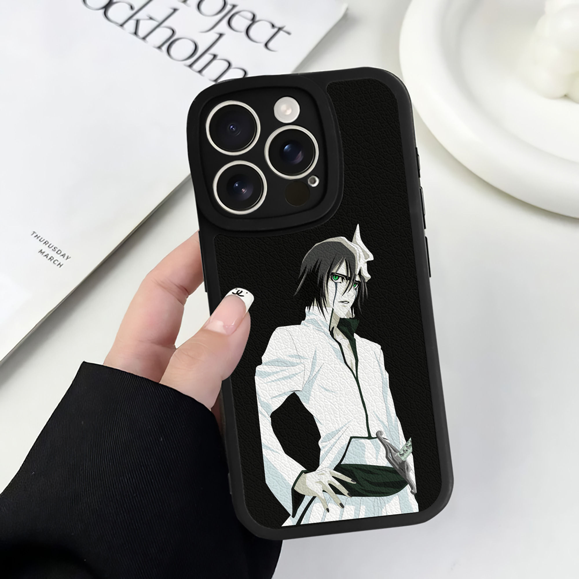 （画像用） ブリーチ ウルキオラ·シファー BLEACH Ulquiorra cifer 【iPhone 16シリーズ対応】シリコンスマホケース（レザー調） 材質：シリコン